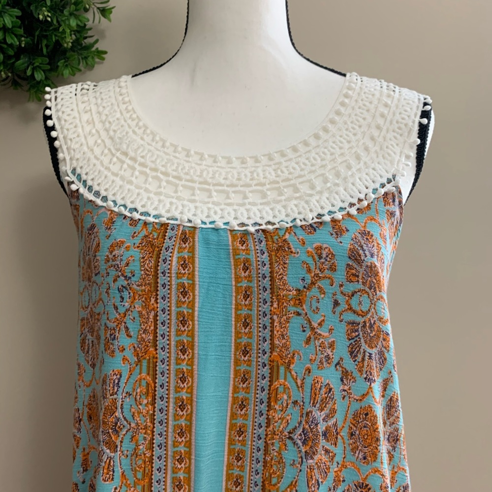 ENTRO dress size medium with crochet EUC - Picture 4 of 9